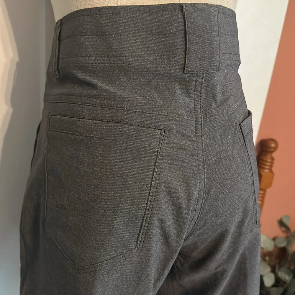 Kuhl men’s shift Amphibia carbon 34 pockets nylon blend snap drawstring shorts - Picture 10 of 16